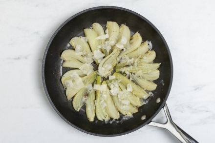 Preparazione Finocchi in padella - Fase 2 Preparazione Finocchi in padella - Fase 2