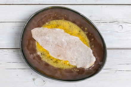 Preparazione Cotolette di pollo con friggitrice ad aria - Fase 2 Preparazione Cotolette di pollo con friggitrice ad aria - Fase 2