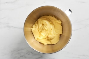 Preparazione Éclair al cioccolato bianco - Fase 3