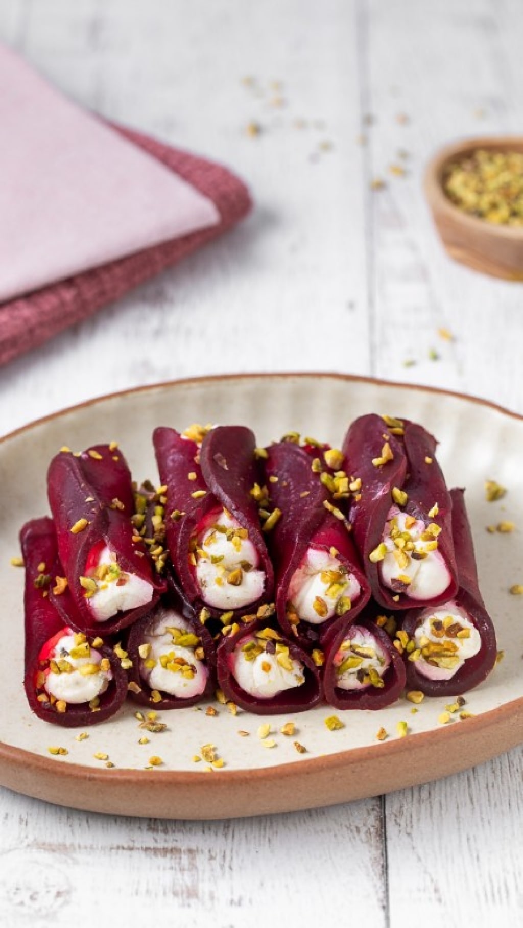 Ricetta Involtini di barbabietola con caprino - Cucchiaio d&amp;#39;Argento