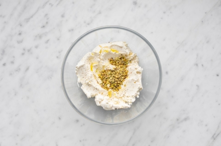 Preparazione Involtini di barbabietola con caprino - Fase 1 Preparazione Involtini di barbabietola con caprino - Fase 1