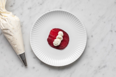 Preparazione Involtini di barbabietola con caprino - Fase 2 Preparazione Involtini di barbabietola con caprino - Fase 2