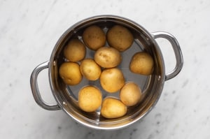 Preparazione Patate schiacciate al forno - Fase 1