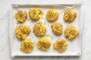 Preparazione Patate schiacciate al forno - Fase 3