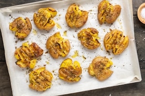 Preparazione Patate schiacciate al forno - Fase 3