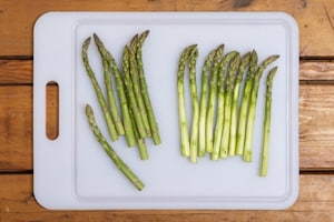 Preparazione Risotto asparagi e speck - Fase 1