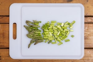 Preparazione Risotto asparagi e speck - Fase 1