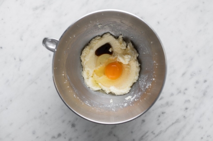 Preparazione Torta in teglia ai mirtilli - Fase 1 Preparazione Torta in teglia ai mirtilli - Fase 1