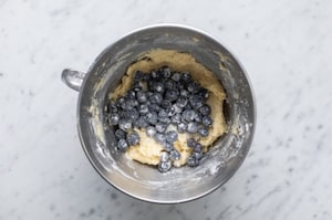 Preparazione Torta in teglia ai mirtilli - Fase 3