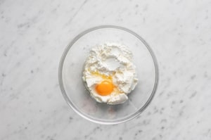 Preparazione Torta versata alla ricotta e gocce di cioccolato - Fase 3