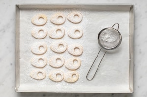 Preparazione Biscotti uovo di Pasqua con crema pasticciera - Fase 5
