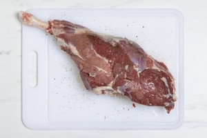 Preparazione Cosciotto di agnello al forno - Fase 1