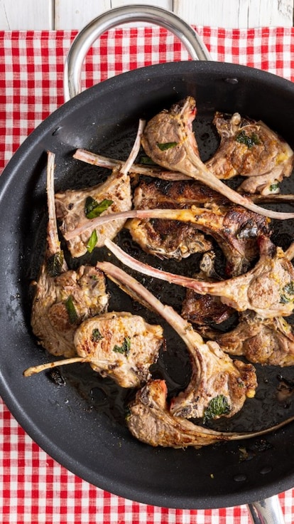 Costolette di agnello in padella
