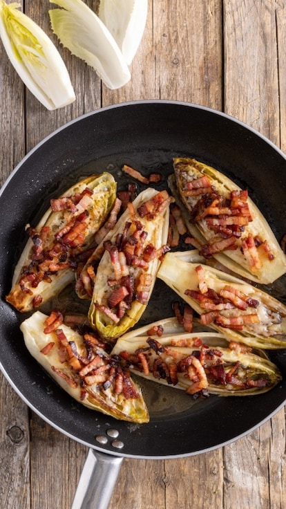 Indivia in padella con pancetta e parmigiano