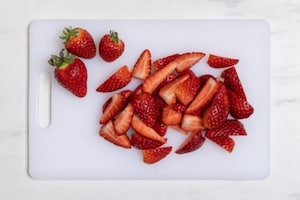 Preparazione Insalata di rucola, fragole e Asiago - Fase 1