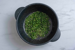 Preparazione Risotto agli asparagi selvatici - Fase 3