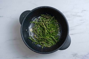 Preparazione Risotto agli asparagi selvatici - Fase 2
