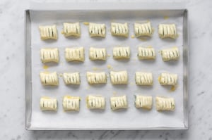 Preparazione Salatini di pasta sfoglia - Fase 5