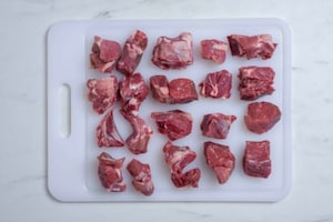 Preparazione Spezzatino di agnello con patate - Fase 1