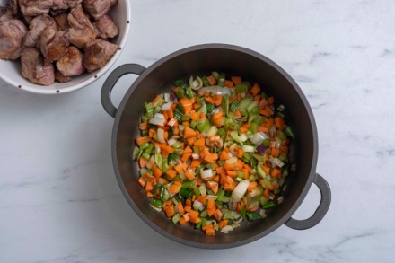 Preparazione Spezzatino di agnello con patate - Fase 3 Preparazione Spezzatino di agnello con patate - Fase 3
