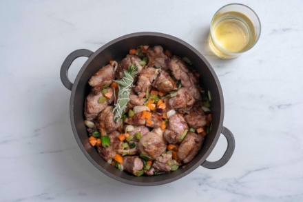 Preparazione Spezzatino di agnello con patate - Fase 4 Preparazione Spezzatino di agnello con patate - Fase 4