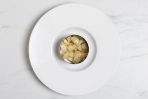 Preparazione Spuma al sedano rapa con sedano rapa a cubetti, noci tostate e curry - Fase 7