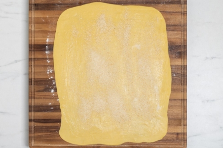 Preparazione Strudel al cavolo viola, mele e formaggio - Fase 4 Preparazione Strudel al cavolo viola, mele e formaggio - Fase 4