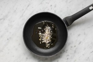 Preparazione Torta salata di Pasqua con uova - Fase 1