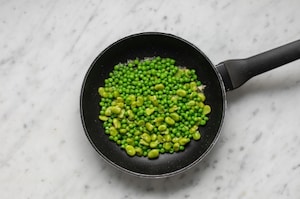 Preparazione Torta salata di Pasqua con uova - Fase 2