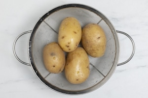 Preparazione Torta salata patate e gorgonzola - Fase 1