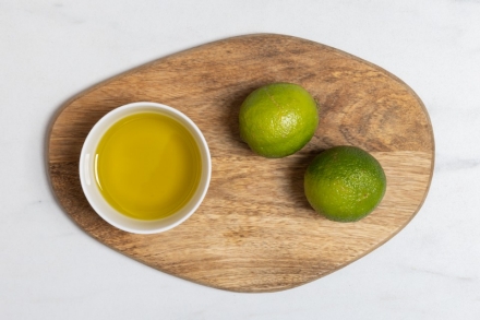 Preparazione Insalata di mela verde, ananas e valeriana - Fase 1 Preparazione Insalata di mela verde, ananas e valeriana - Fase 1