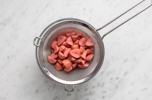 Preparazione Liquore alle fragole - Fase 2