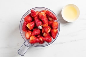 Preparazione Meringata alle fragole - Fase 4