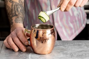 Preparazione Moscow Mule al rafano - Fase 3