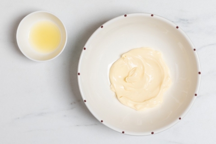 Preparazione Tuna Melt (sandwich al tonno americano) - Fase 1 Preparazione Tuna Melt (sandwich al tonno americano) - Fase 1