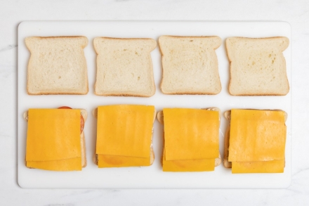 Preparazione Tuna Melt (sandwich al tonno americano) - Fase 5 Preparazione Tuna Melt (sandwich al tonno americano) - Fase 5