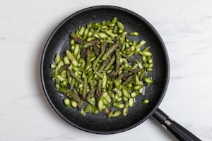 Preparazione Uova strapazzate con asparagi - Fase 2