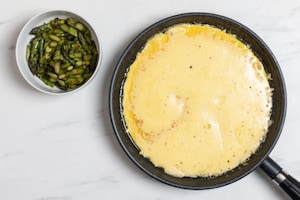 Preparazione Uova strapazzate con asparagi - Fase 4