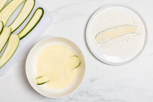 Preparazione Involtini di zucchine fritte - Fase 1