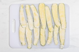 Preparazione Involtini di zucchine fritte - Fase 2