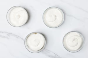 Preparazione Cheesecake nel bicchiere con squacquerone e peperoni arrostiti - Fase 7