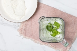 Preparazione Cheesecake nel bicchiere con squacquerone e peperoni arrostiti - Fase 5