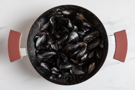 Preparazione Zuppa di cozze - Fase 4 Preparazione Zuppa di cozze - Fase 4