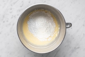 Preparazione Ciambella alle ciliegie - Fase 2