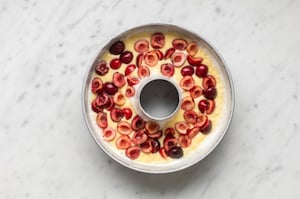 Preparazione Ciambella alle ciliegie - Fase 2
