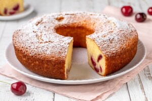 Preparazione Ciambella alle ciliegie - Fase 3