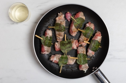 Preparazione Involtini di carne - Fase 2 Preparazione Involtini di carne - Fase 2