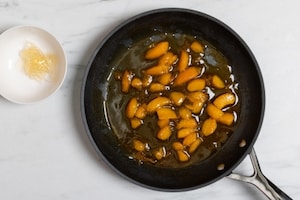 Preparazione Bavarese allo yogurt con base croccante - Fase 2