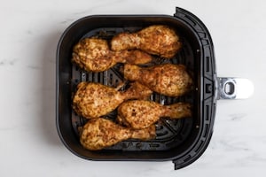 Preparazione Cosce di pollo speziate in friggitrice ad aria - Fase 3