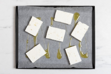 Preparazione Feta speziata al forno - Fase 1 Preparazione Feta speziata al forno - Fase 1